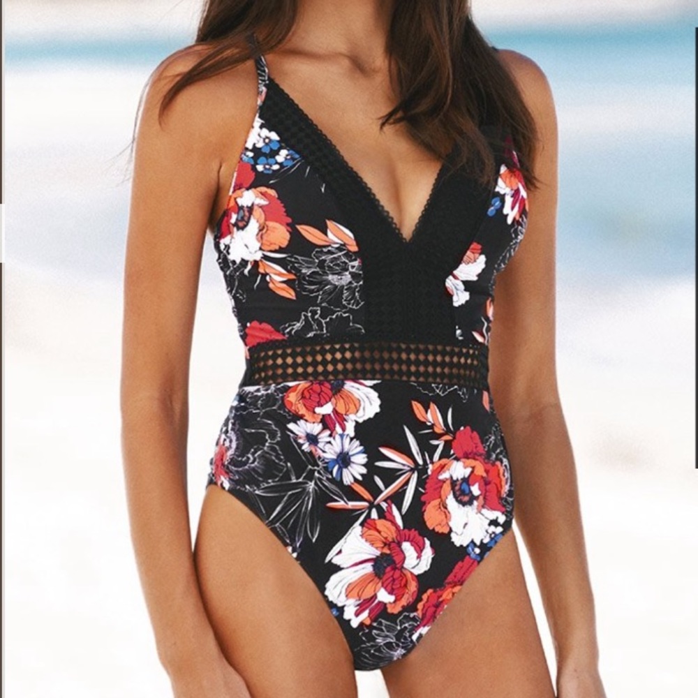 NWT Cupshe Floral & Lace One Piece Swimsuit Size Small